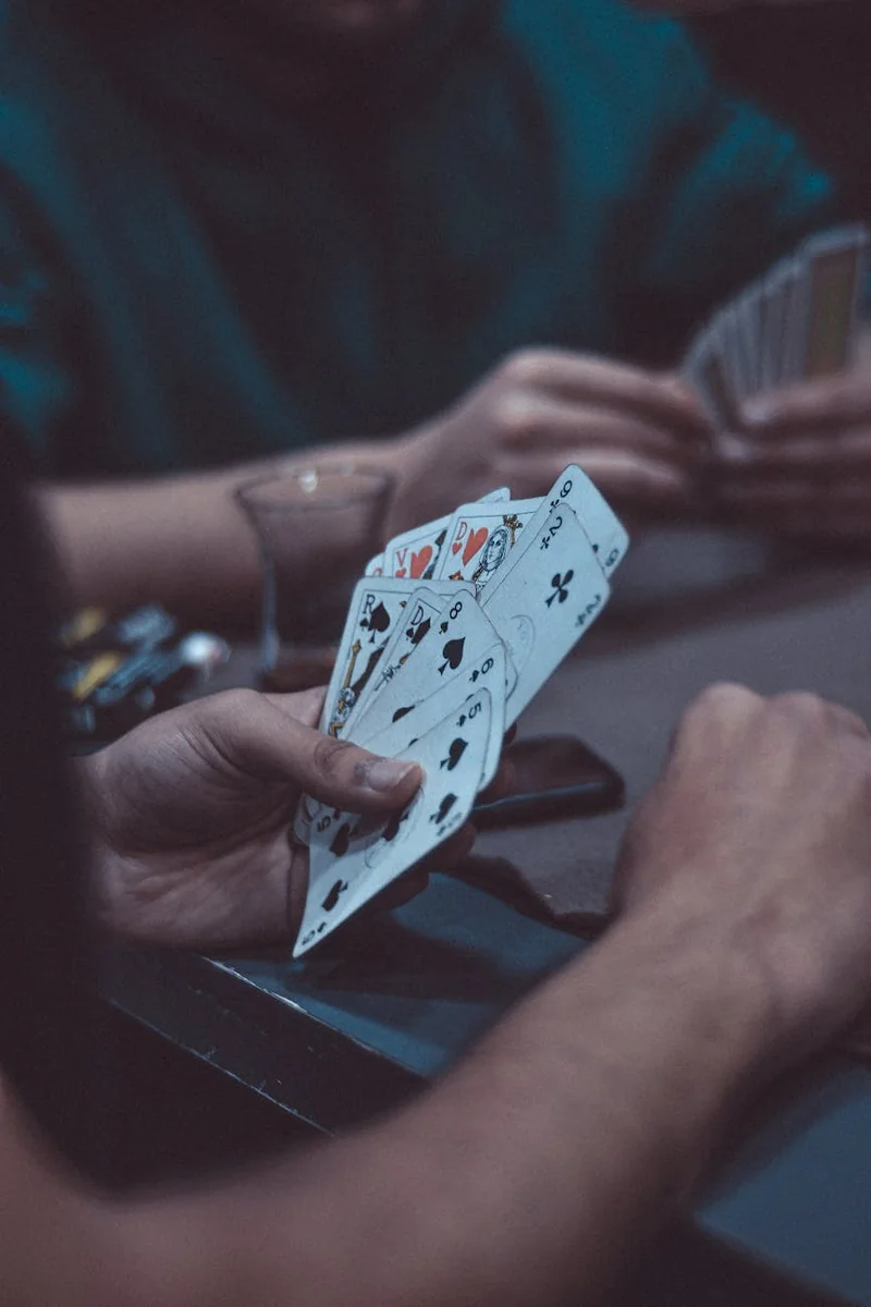 按比较维度逐项记录候选方案差异的对照笔记